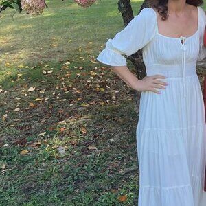 Le Lis Peasant Bridal Shower/White Dress